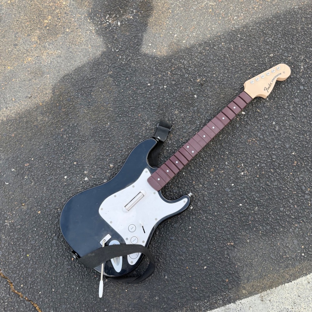 Fender Rock Band 4 Wireless Stratocaster Guitar PS4 PlayStation 4 Mad Catz 91261